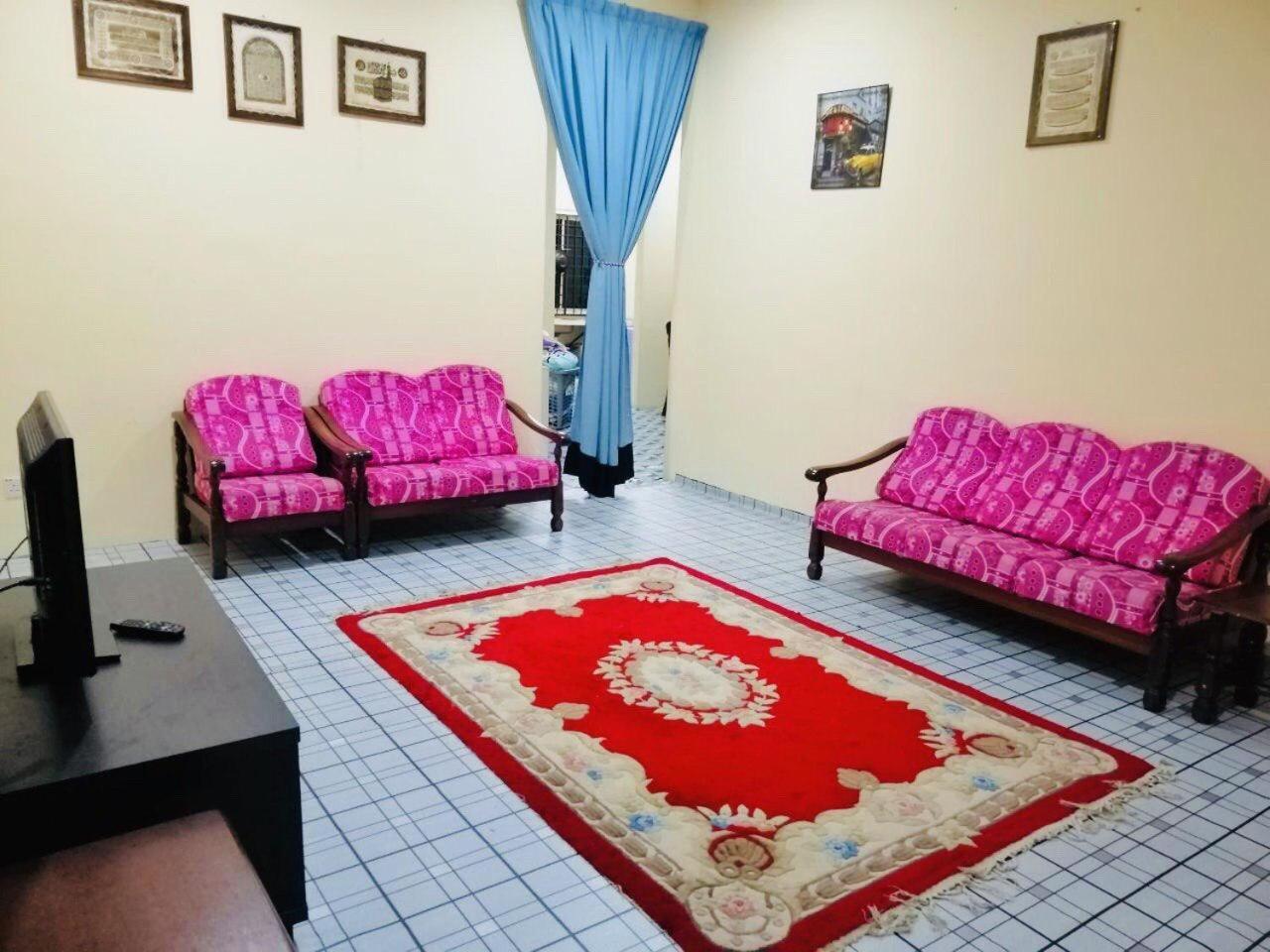 Homestay Bandar Pekan - Musleem Preferred エクステリア 写真